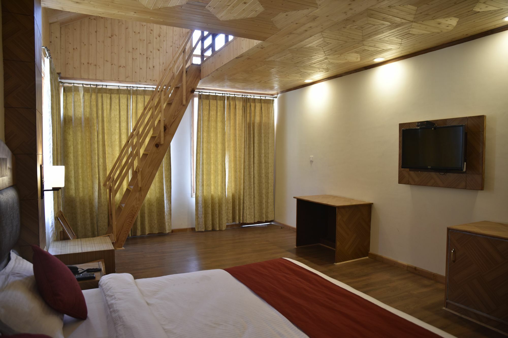 Oyo 10255 Hotel Red Apple Manāli Eksteriør bilde